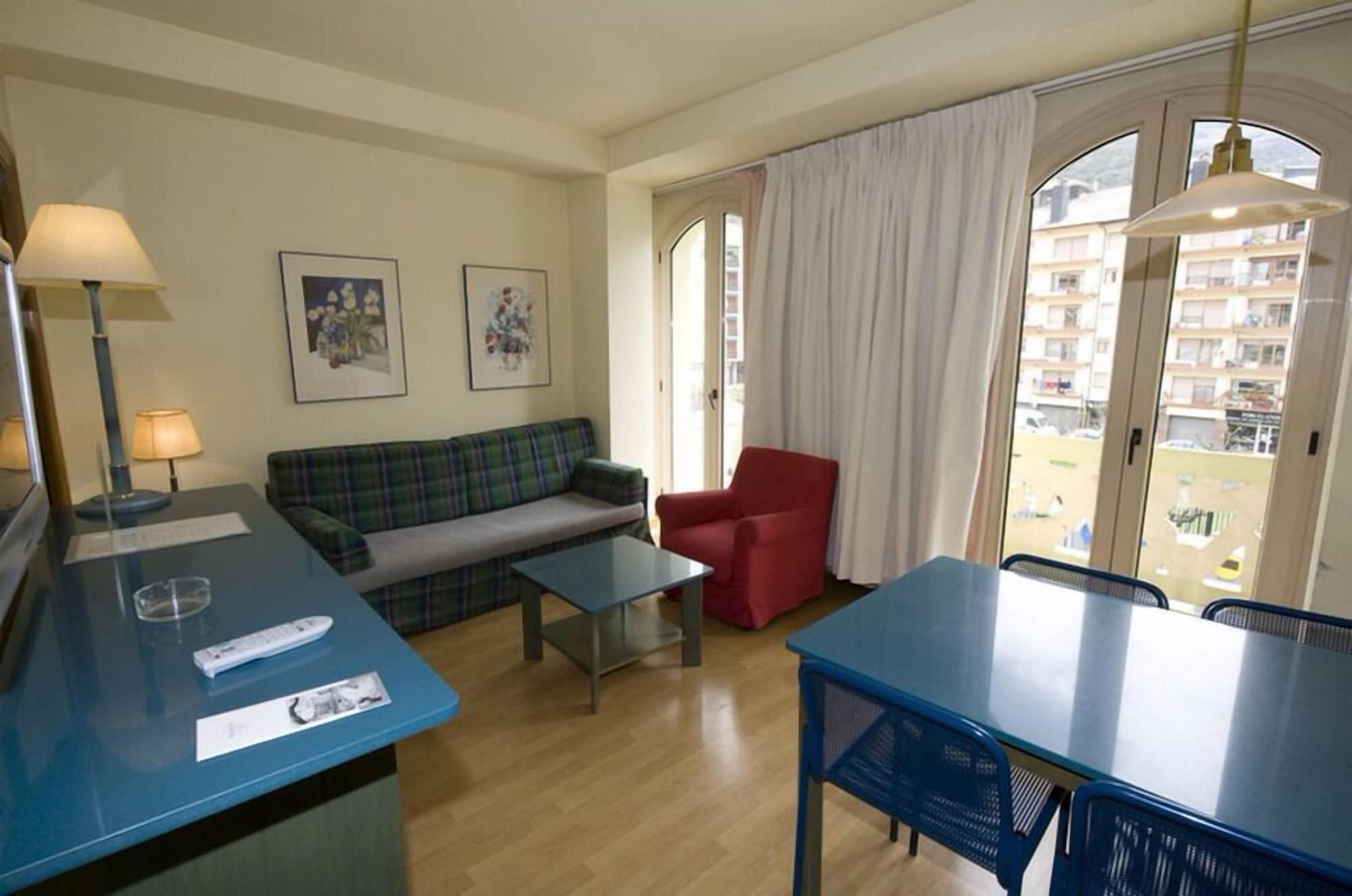 Apartamentos Pessets Adelaida Sort Eksteriør bilde