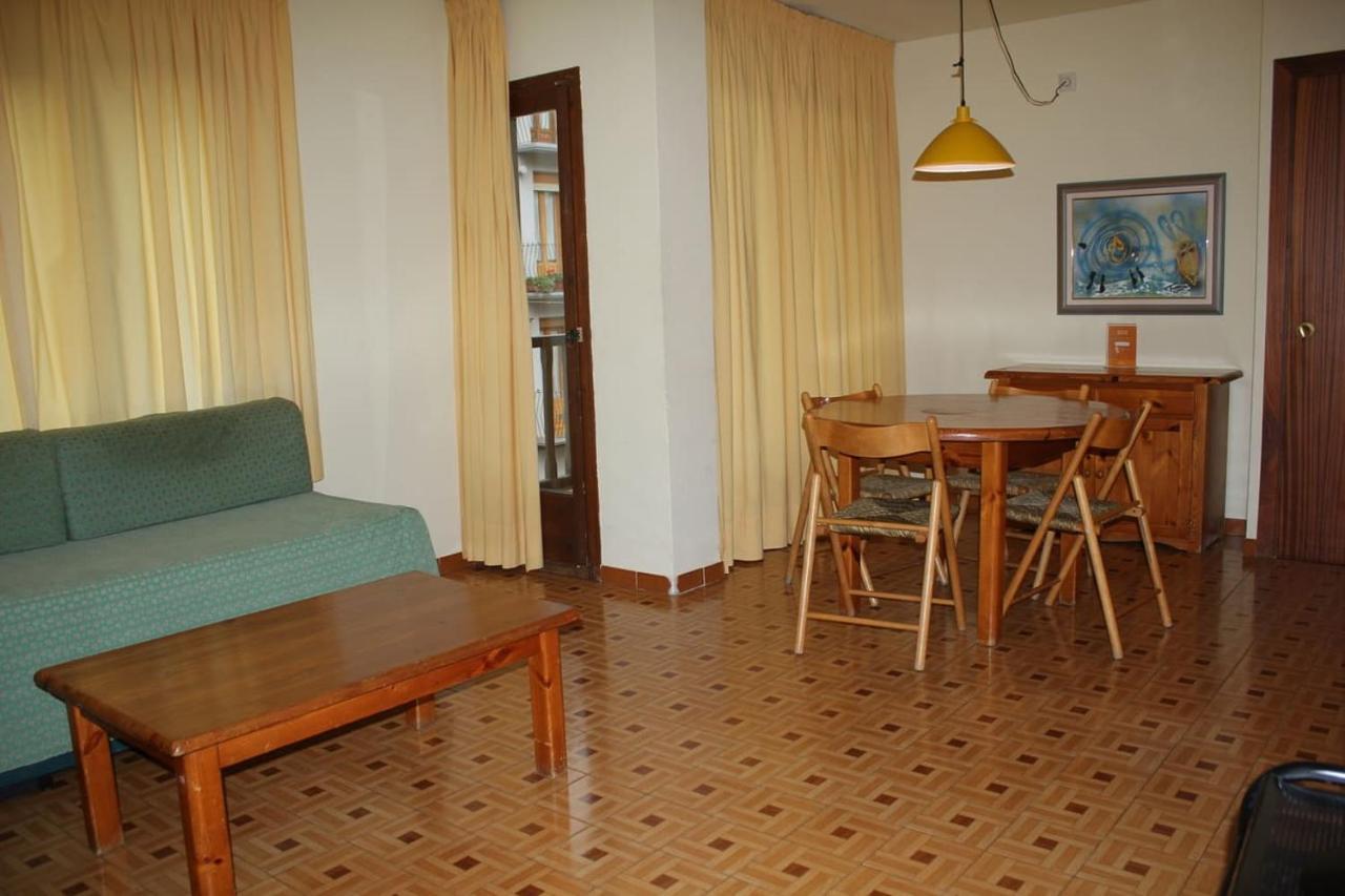 Apartamentos Pessets Adelaida Sort Eksteriør bilde